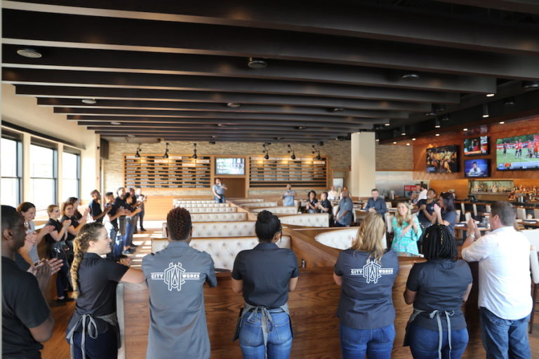 What Makes a Good Restaurant Manager?[Restaurant Manager Skills List]