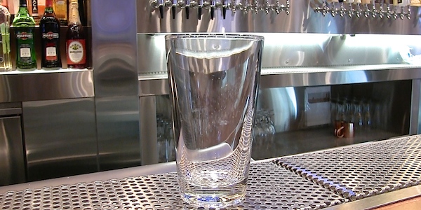 Types of Beer Glasses - Pint Glass